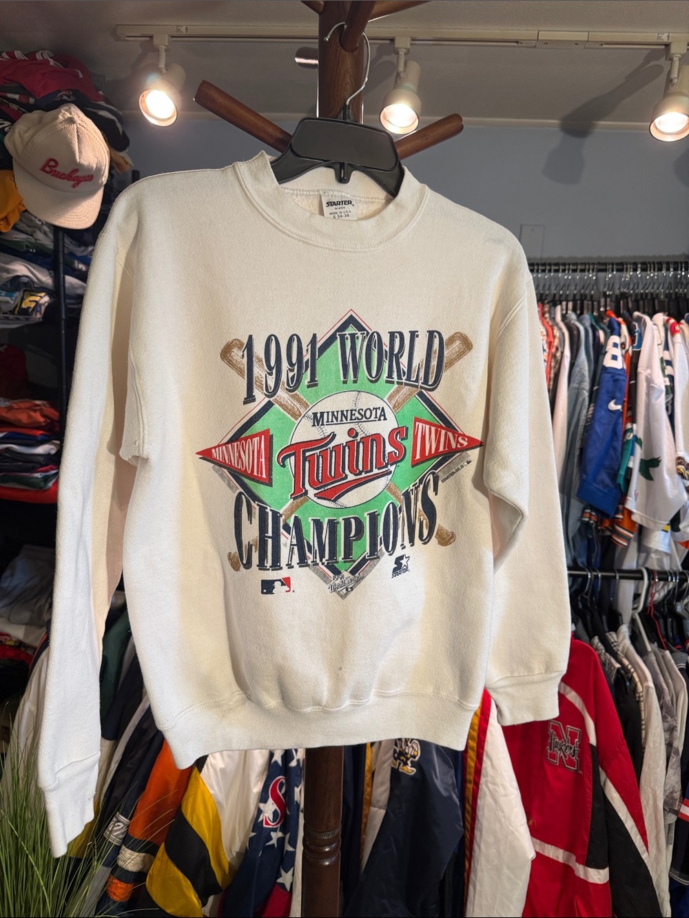 STARTER Cream Minnesota Twins 1991 World Champions Crewneck
